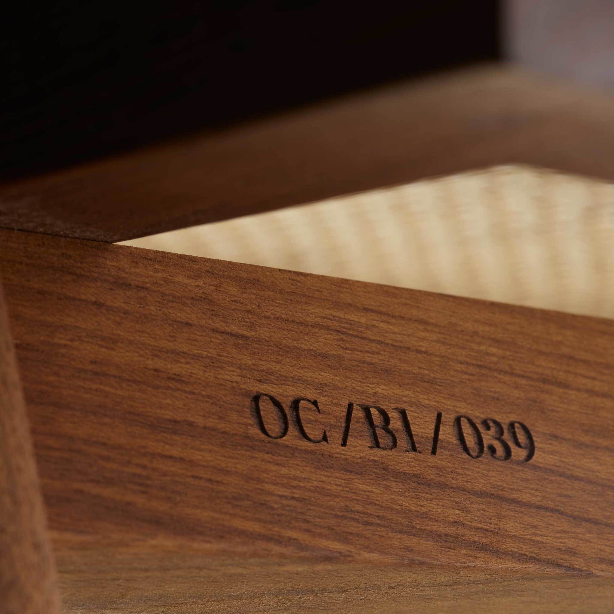 Deep-wood-laser-engravement-pierre-jeanneret-design-teak-wood