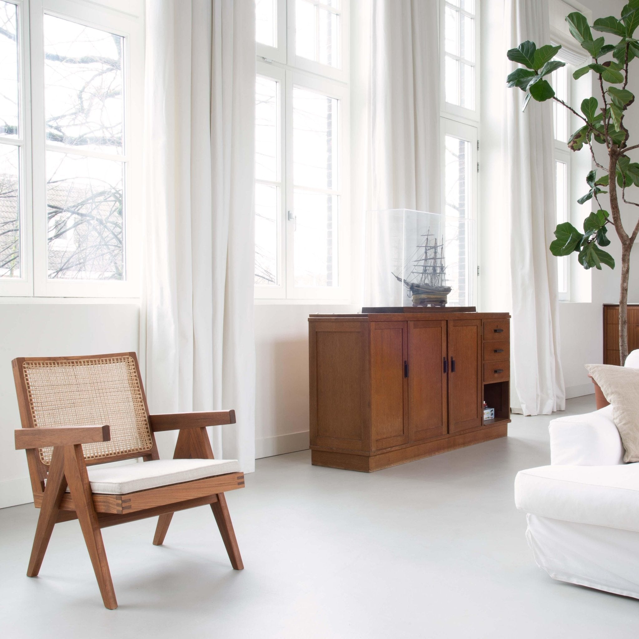 Seat cushion in natural linen - Object Embassy - Chandigarh Furniture - Pierre Jeanneret Design - hand made